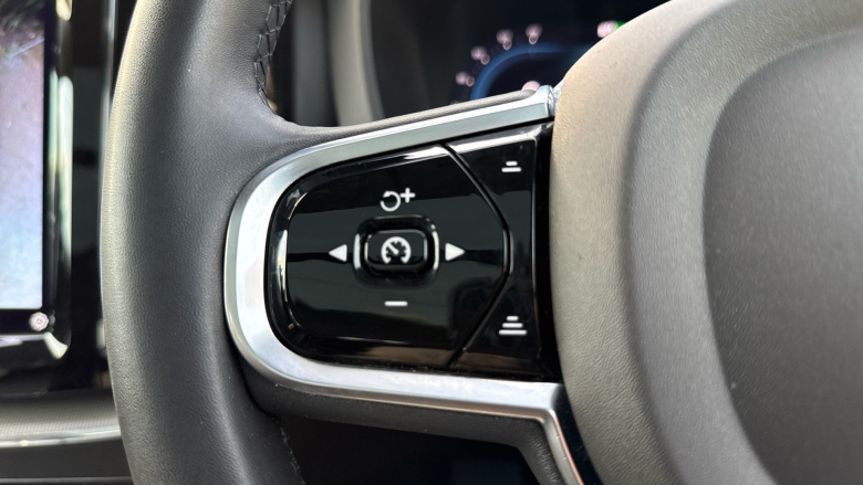 Volvo XC60 2.0 T6 [350] RC PHEV Plus Dark 5dr AWD Geartronic Estate